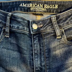 American Eagle Jeans size 4 long high waisted great condition